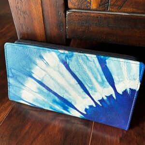 Anna by Anuschka Women's Hand-Painted Genuine Leather Blue White Tie-Dye Wallet